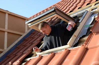 Pose de fenêtres de toit Velux à Pange